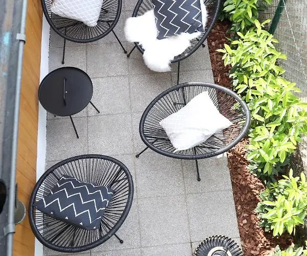 Lusht\'N Apartma