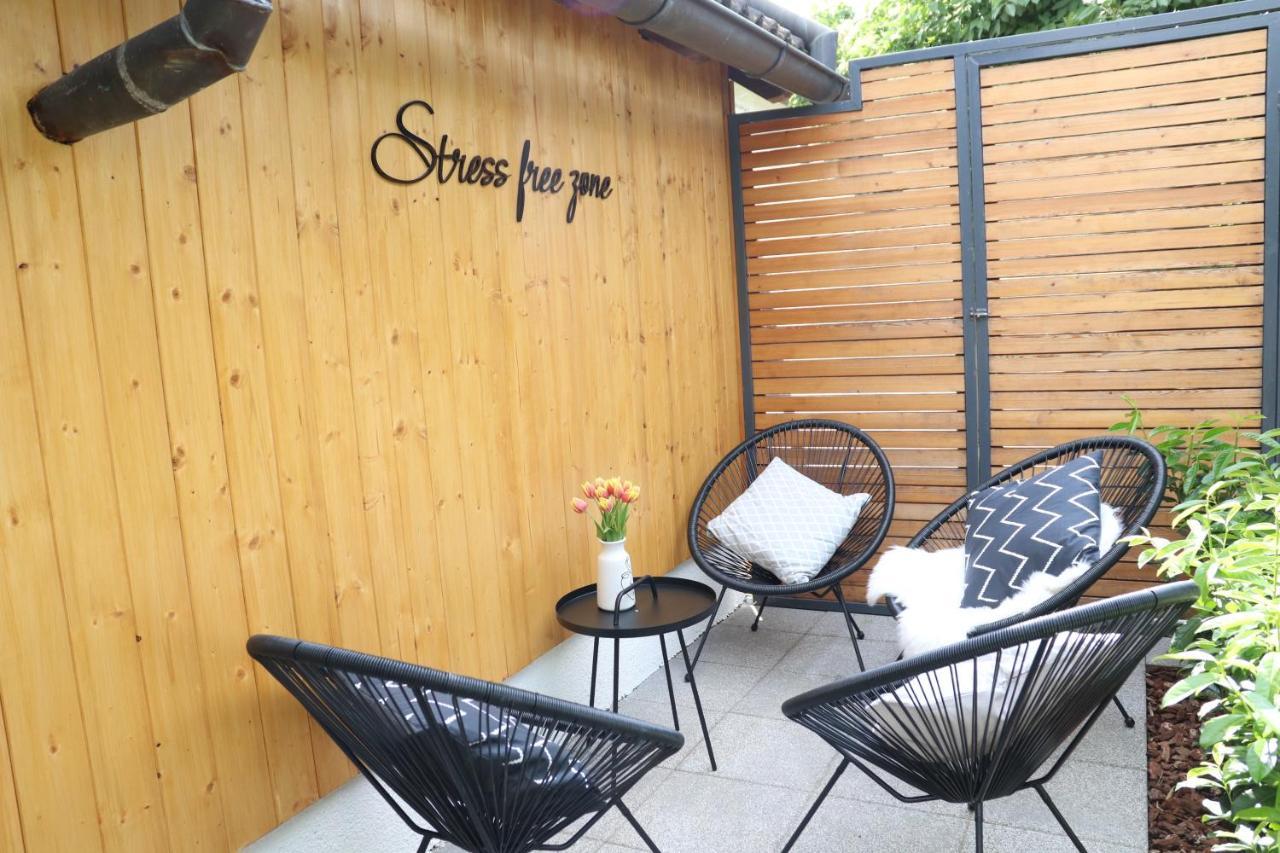 Lusht'n Apartma *