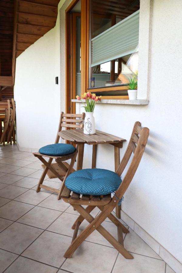 Lusht'n Apartma Apartmán *